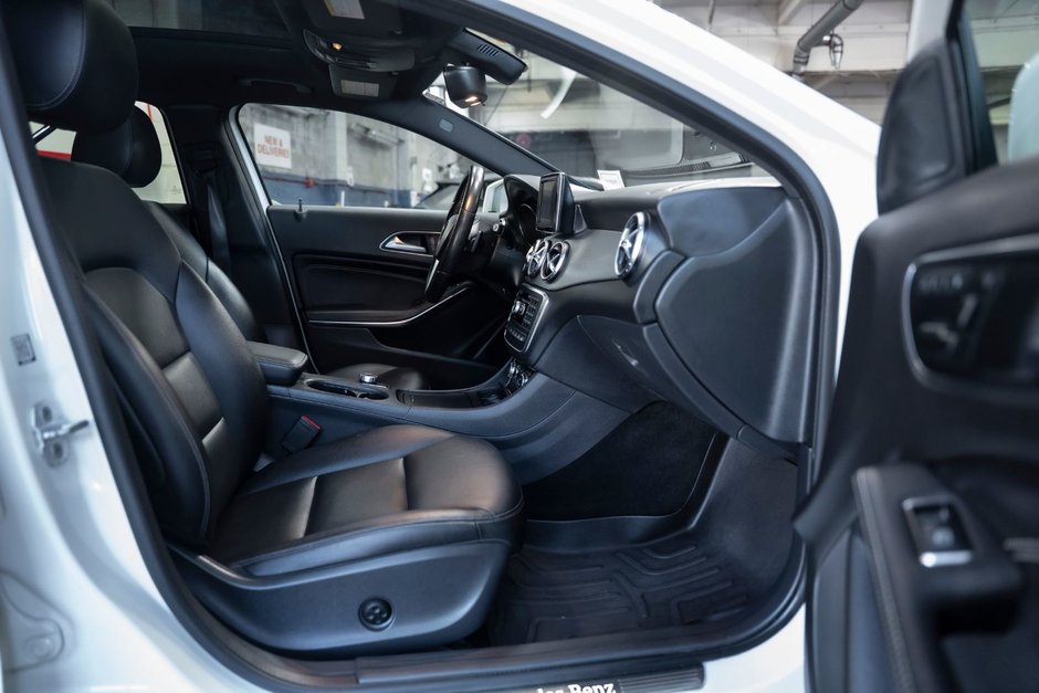 2015 Mercedes-Benz GLA 250 4-matic-16