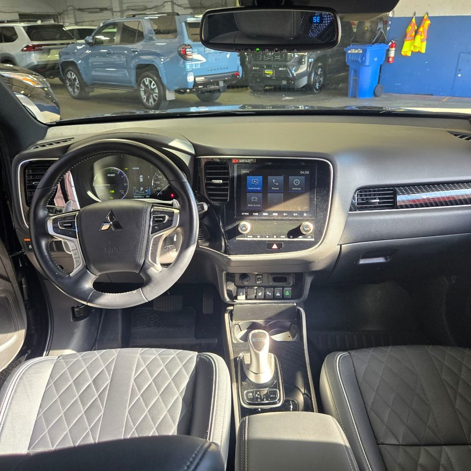 2022 Mitsubishi Outlander SEL PHEV-1