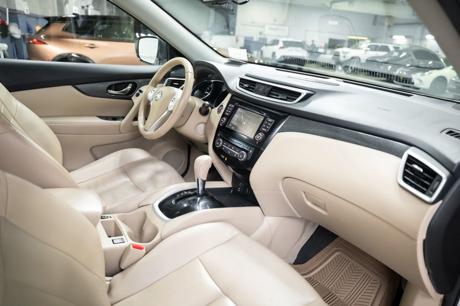 2015 Nissan Rogue S-14