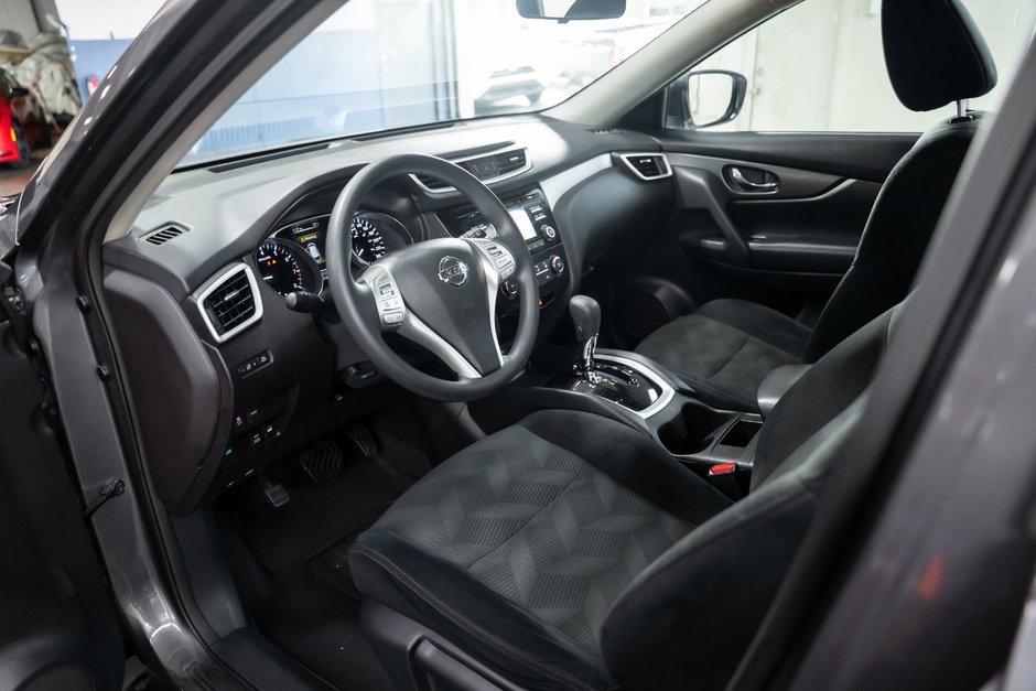 2015 Nissan Rogue S-8