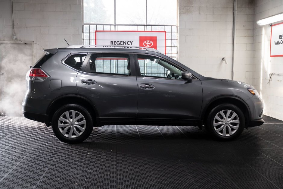 2015 Nissan Rogue S-17