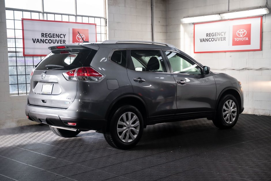 2015 Nissan Rogue S-16
