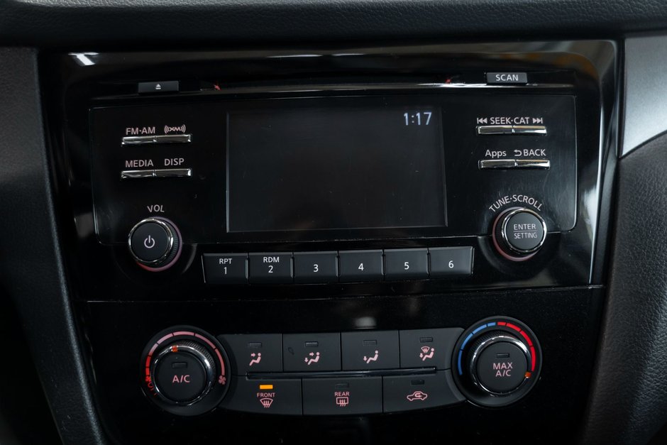 2015 Nissan Rogue S-7