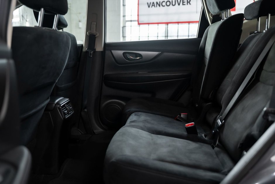 2015 Nissan Rogue S-10