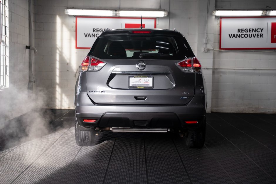 2015 Nissan Rogue S-14