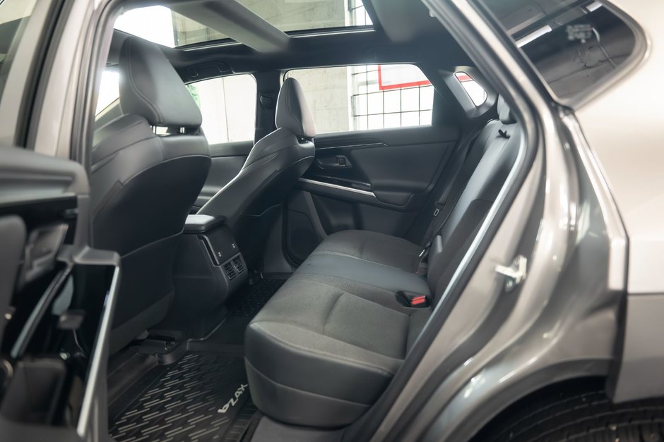 2023 Toyota BZ4X XLE STANDARD PACKAGE-8