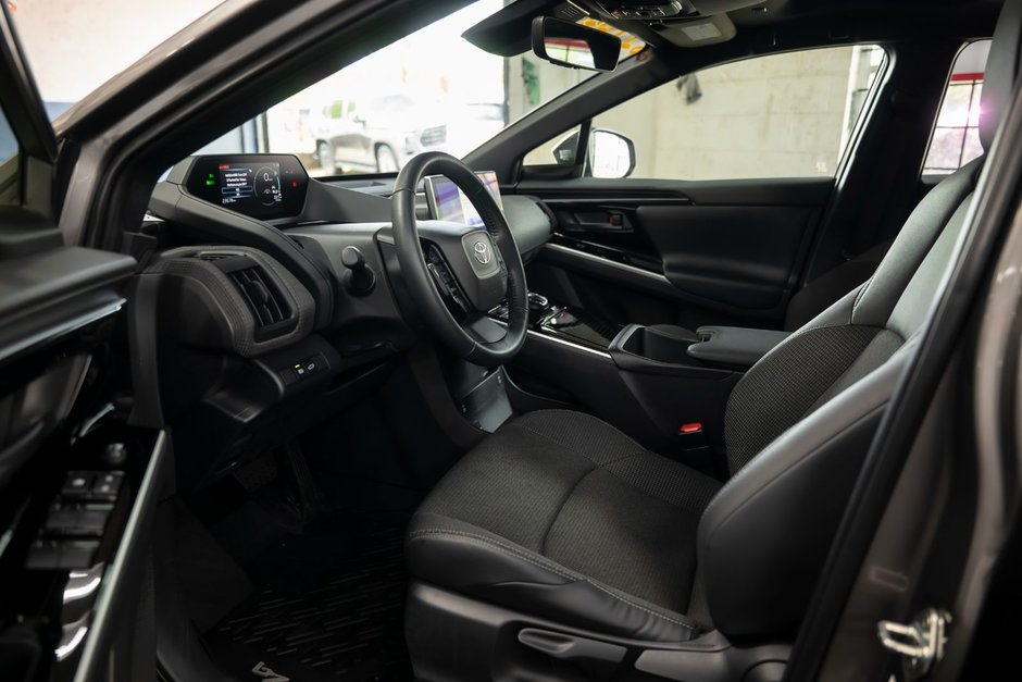 2023 Toyota BZ4X XLE STANDARD PACKAGE-7