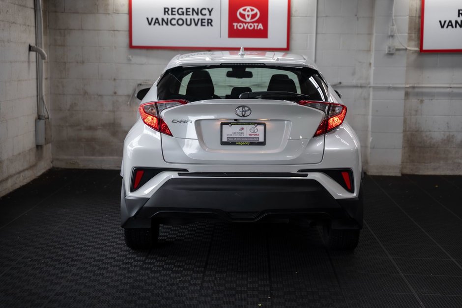 2018 Toyota C-HR XLE-12