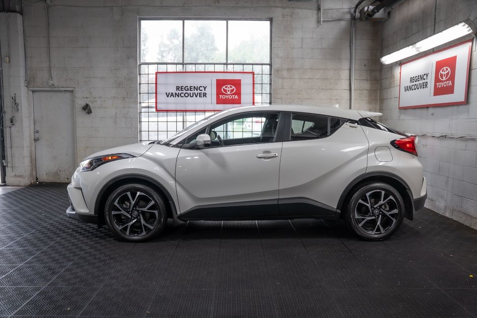 2018 Toyota C-HR XLE-10