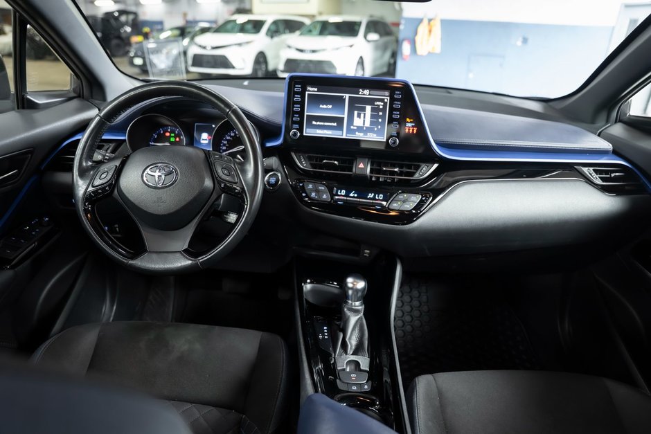 2022 Toyota C-HR XLE PREMIUM-3