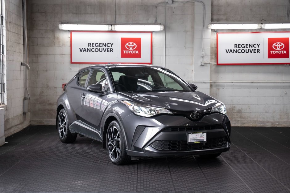 2022 Toyota C-HR XLE PREMIUM-0