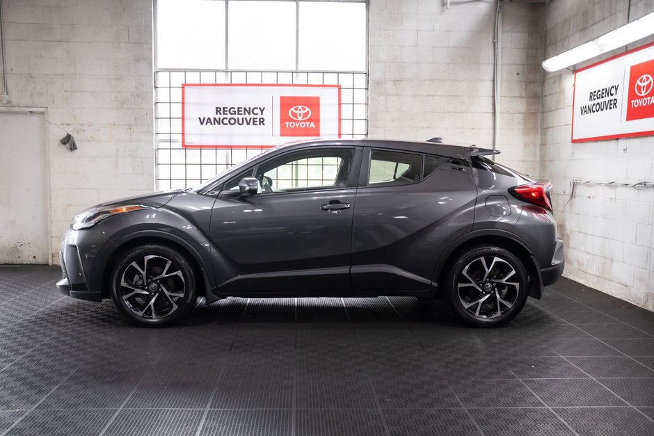 2022 Toyota C-HR XLE PREMIUM-10