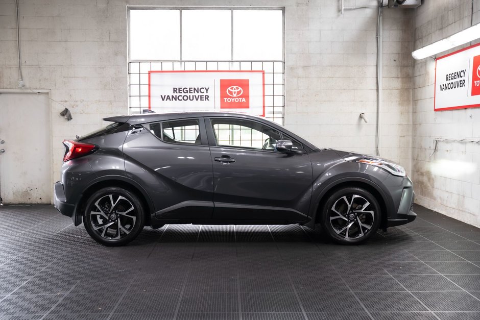 2022 Toyota C-HR XLE PREMIUM-15