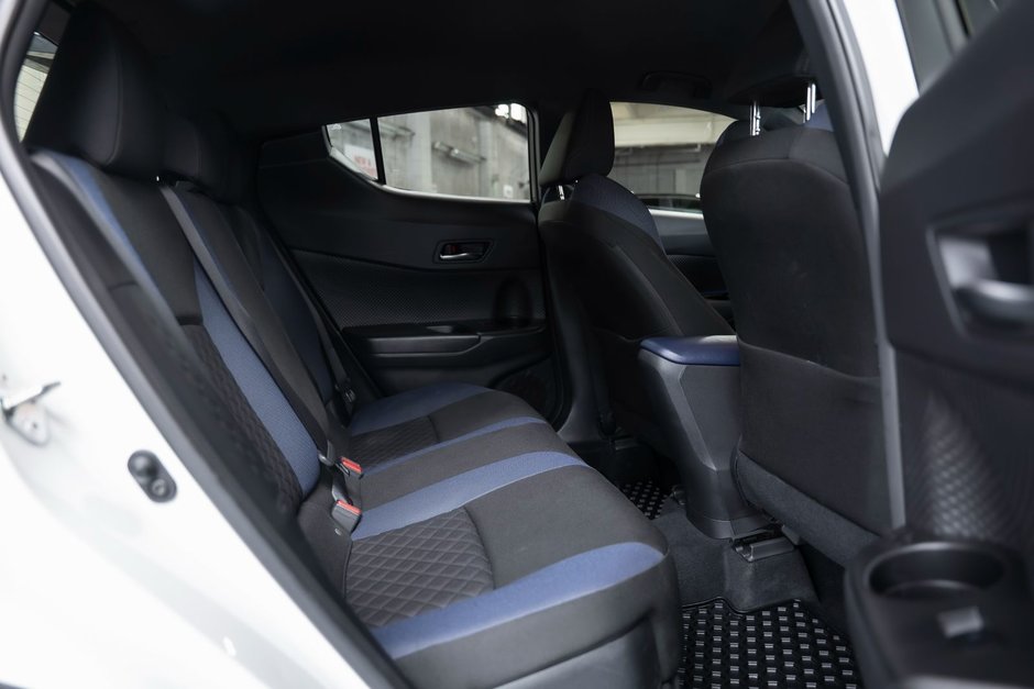 2022 Toyota C-HR XLE PREMIUM-18