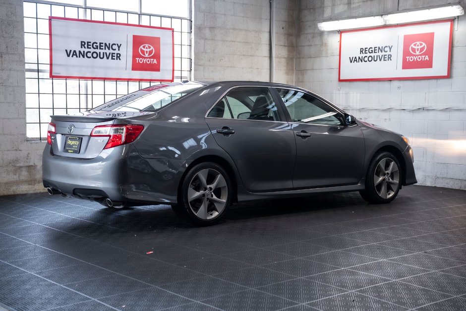 2014 Toyota Camry SE-11