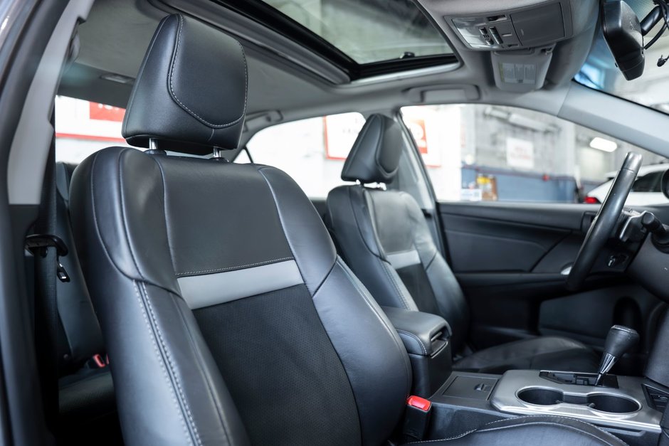 2014 Toyota Camry SE-16