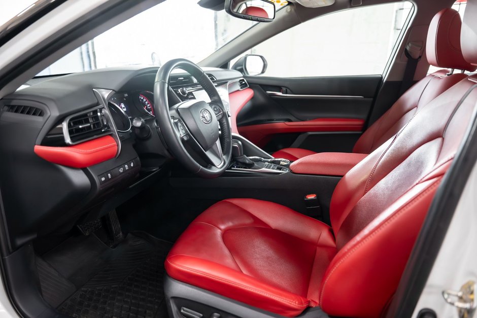 2020 Toyota Camry XSE-8