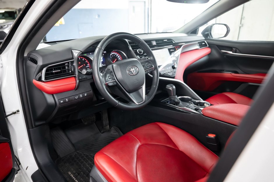 2020 Toyota Camry XSE-7