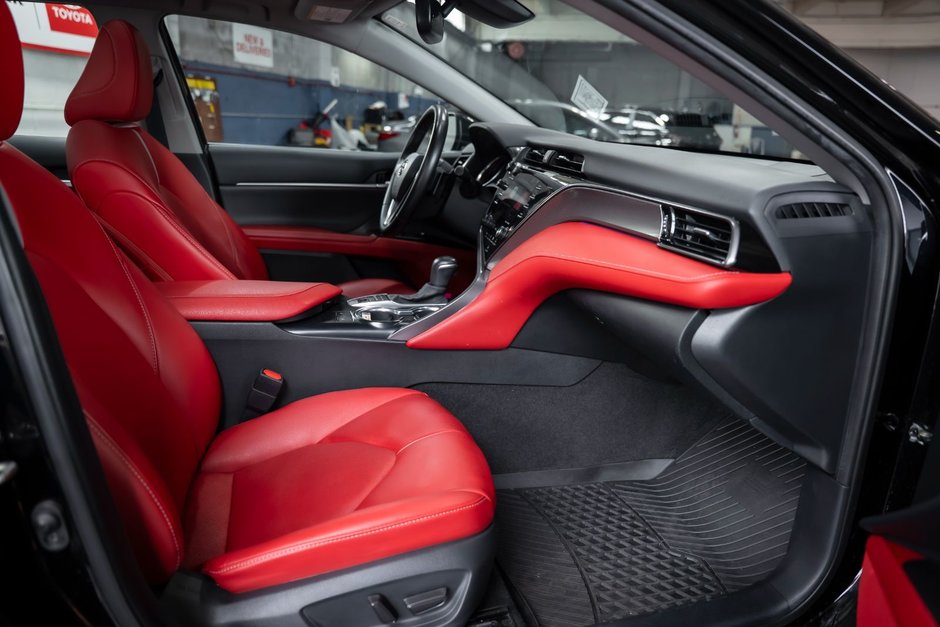 2020 Toyota Camry XSE-16