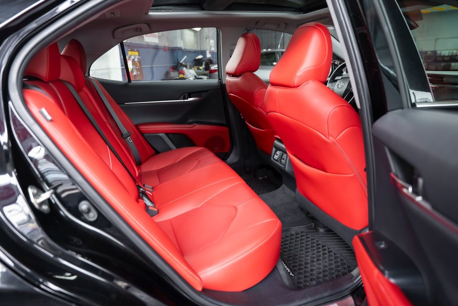 2020 Toyota Camry XSE-17