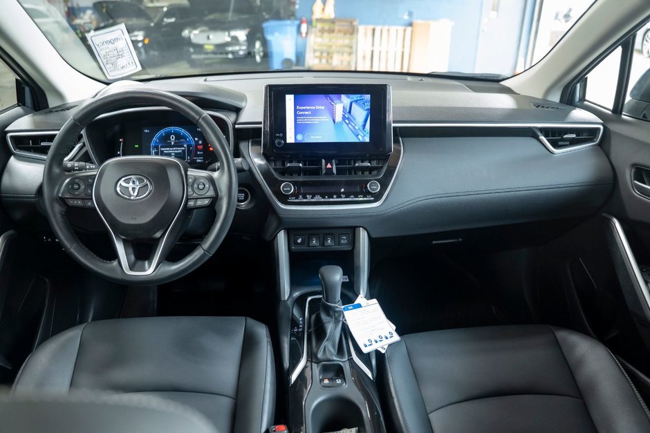 2023 Toyota Corolla Cross XLE AWD XLE-1