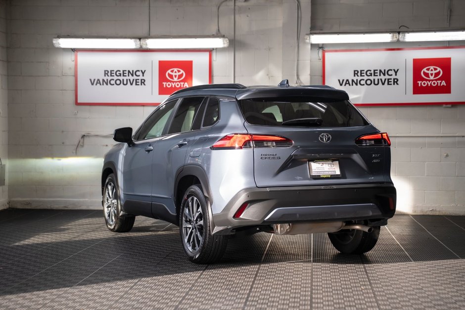 2023 Toyota Corolla Cross XLE AWD XLE-8