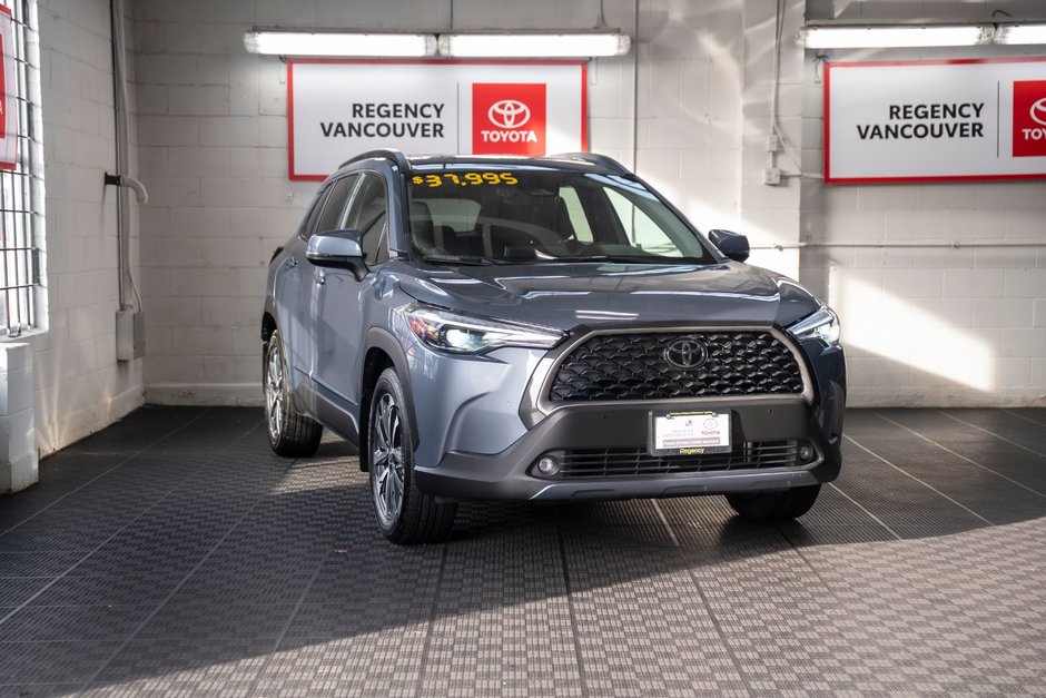 2023 Toyota Corolla Cross XLE AWD XLE-0