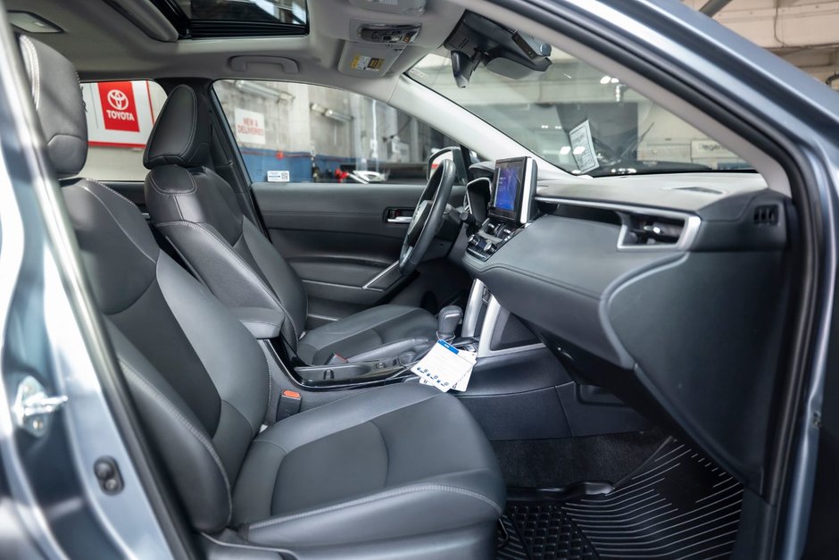 2023 Toyota Corolla Cross XLE AWD XLE-16