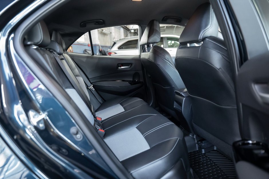2021 Toyota Corolla HATCHBACK SE-18