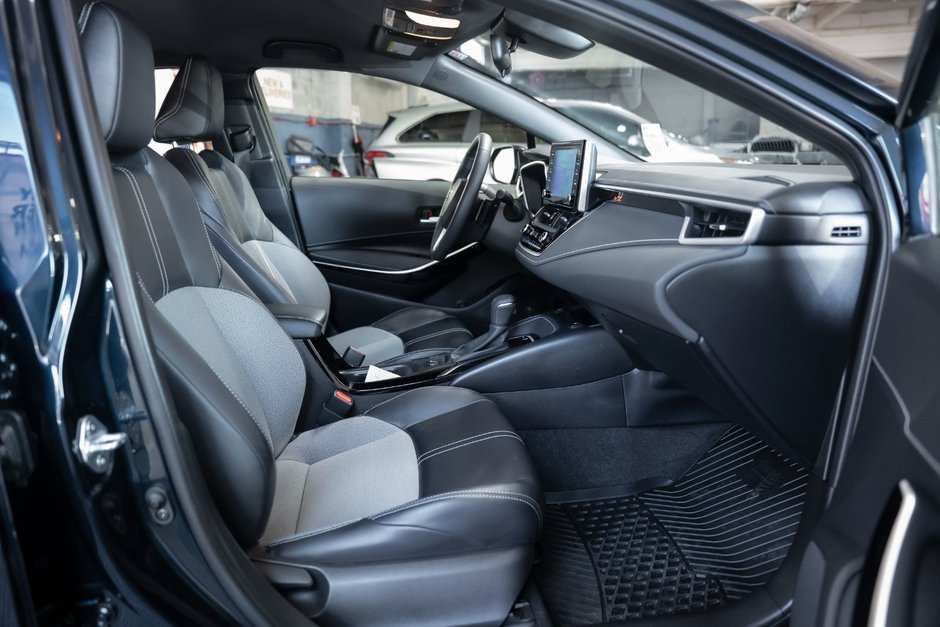 2021 Toyota Corolla HATCHBACK SE-17