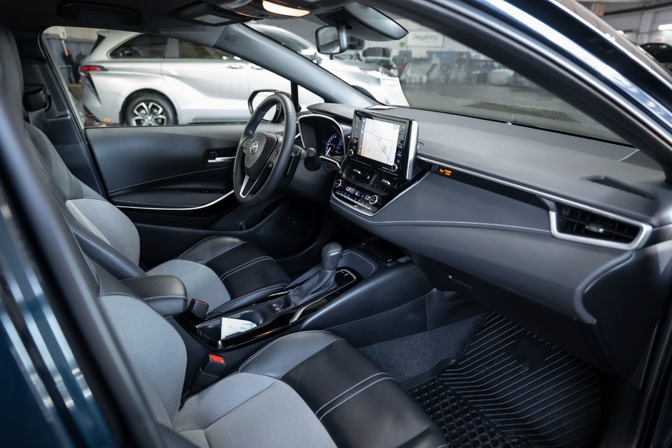 2021 Toyota Corolla HATCHBACK SE-16