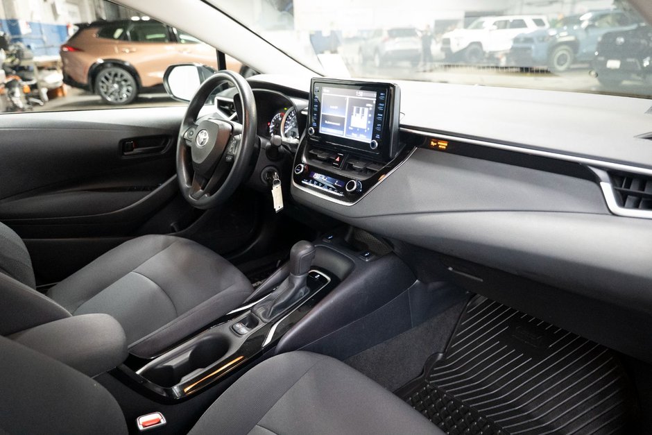2022 Toyota Corolla LE CVT-20