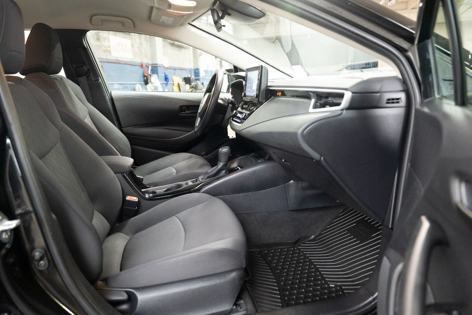 2022 Toyota Corolla LE CVT-21