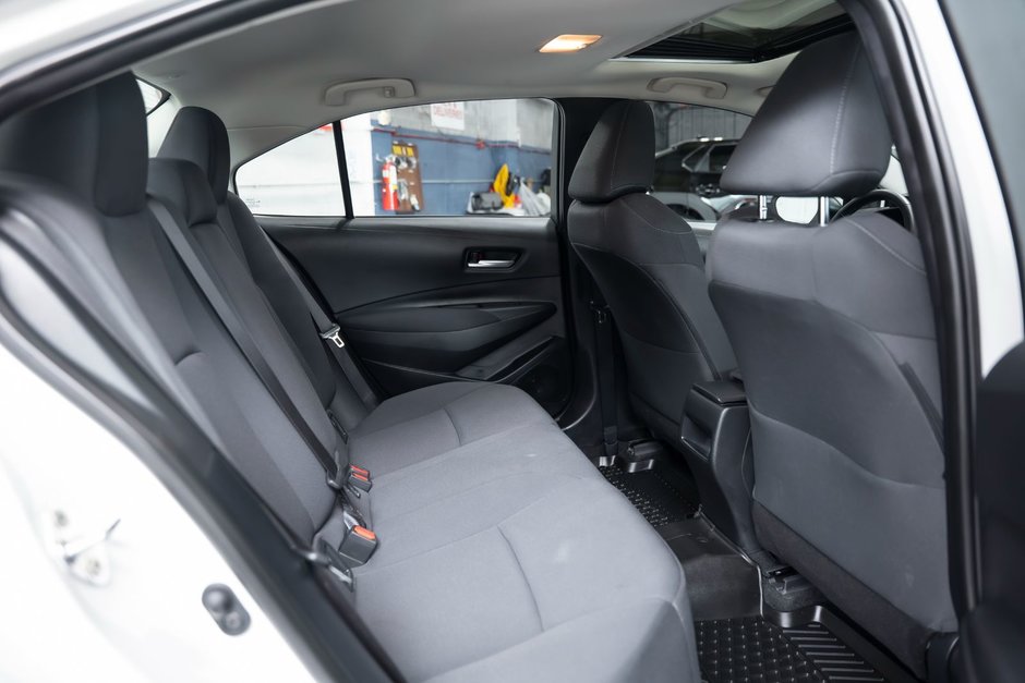 2021 Toyota Corolla LE UPGRADE PACKAGE-18
