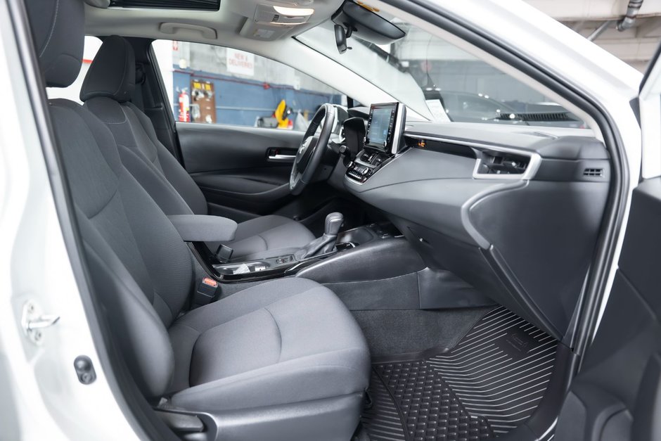 2021 Toyota Corolla LE UPGRADE PACKAGE-17