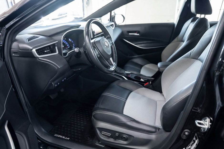 2019 Toyota Corolla SE HATCHBACK-8