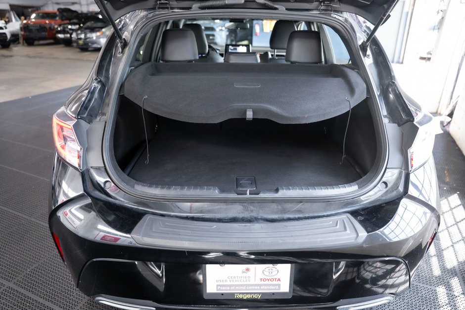 2019 Toyota Corolla SE HATCHBACK-13