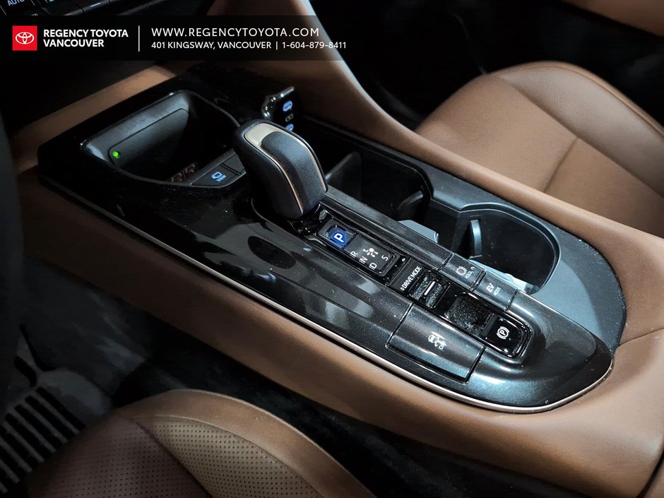 2025 Toyota Crown Signia Limited Limited-17