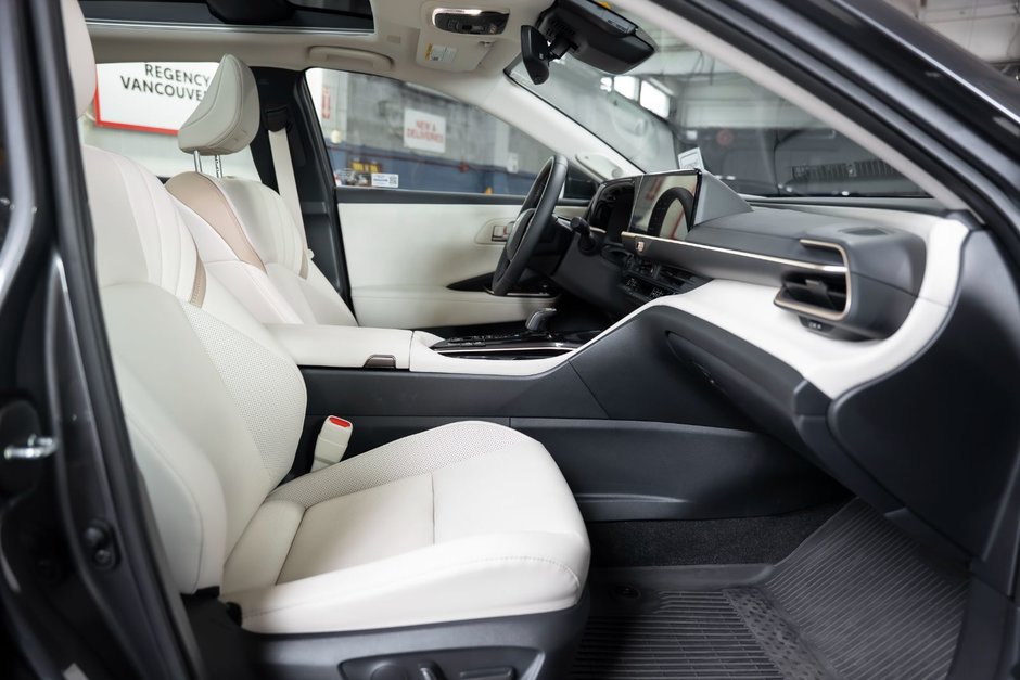 2024 Toyota CROWN Limited-17