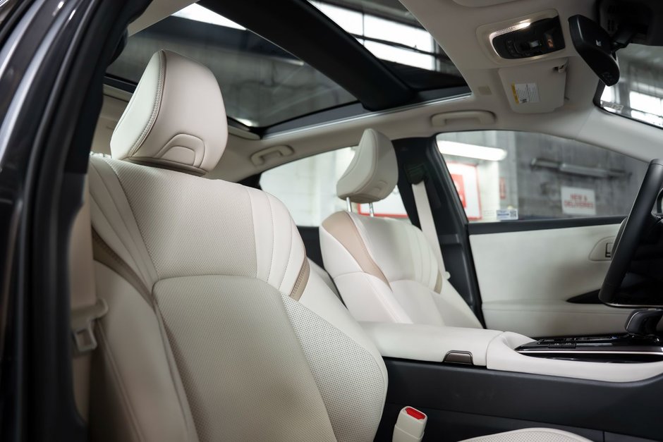 2024 Toyota CROWN Limited-19
