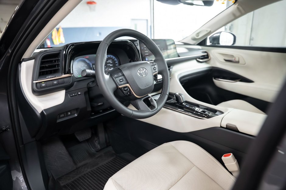 2024 Toyota CROWN Limited-7