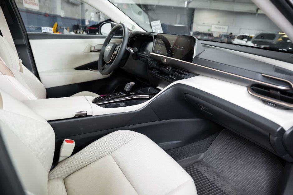 2024 Toyota CROWN Limited-16