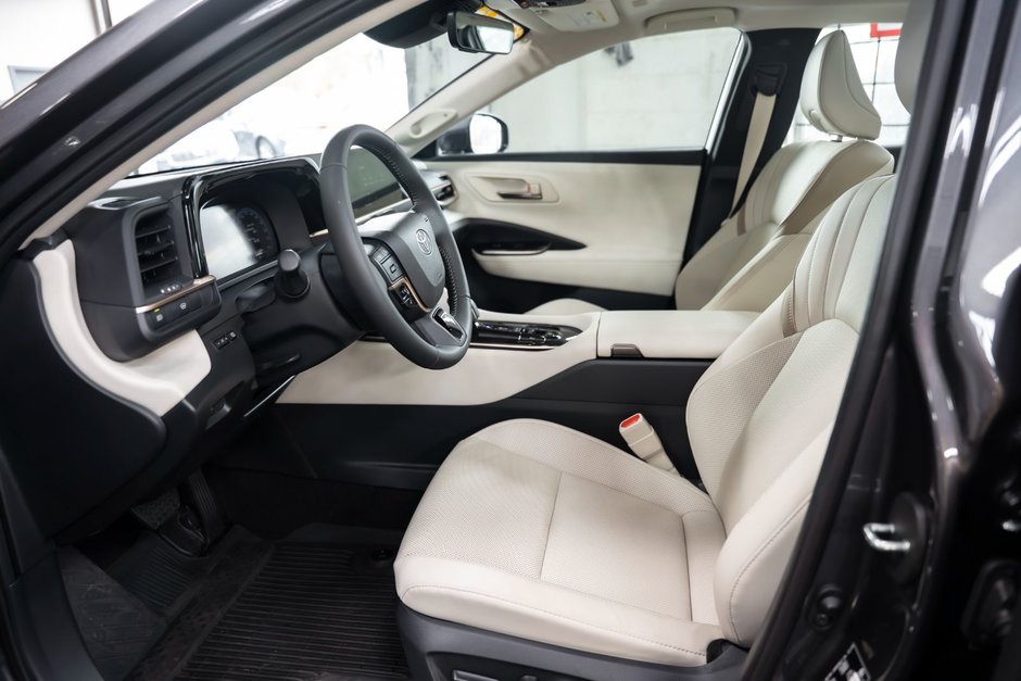 2024 Toyota CROWN Limited-8