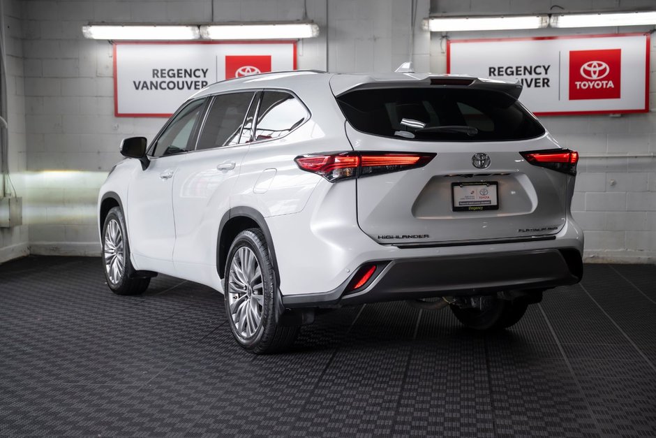 2023 Toyota Highlander PLATNIUM-11