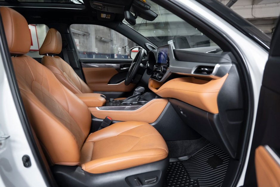 2023 Toyota Highlander PLATNIUM-17