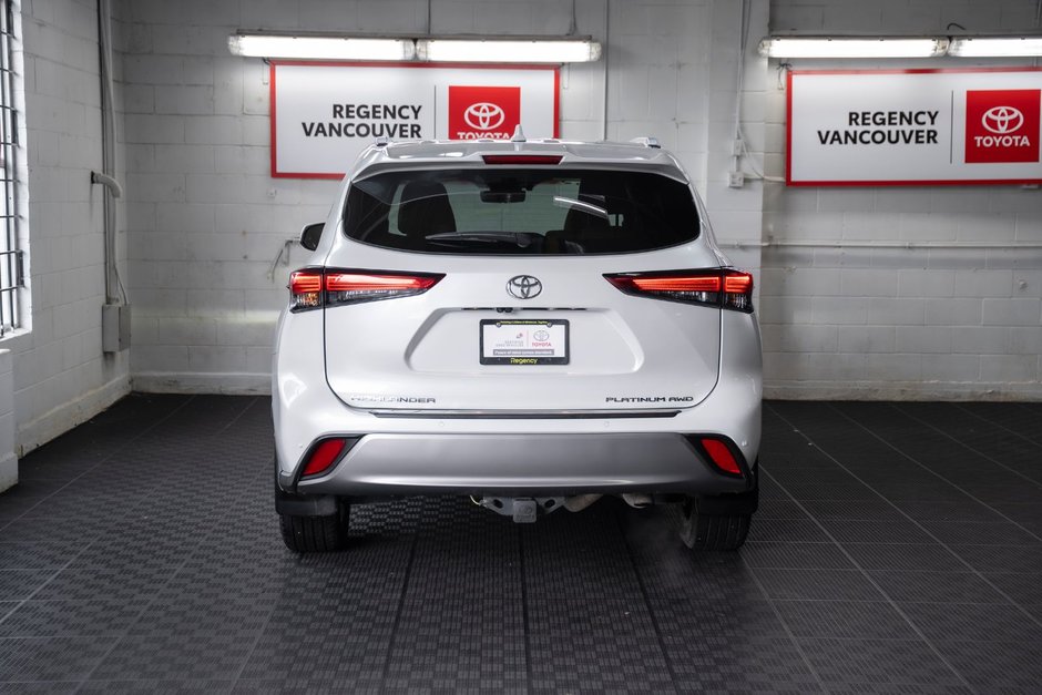 2023 Toyota Highlander PLATNIUM-12