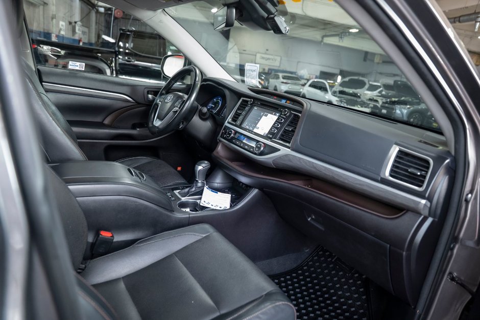 2018 Toyota Highlander Hybrid Limited-16