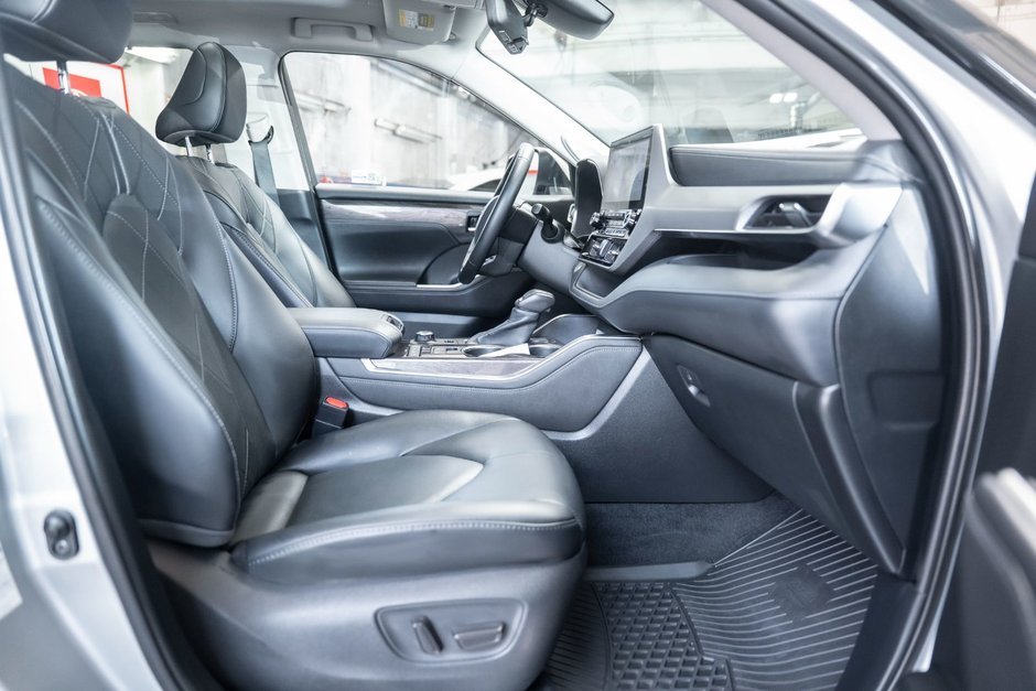 2020 Toyota Highlander Limited-17