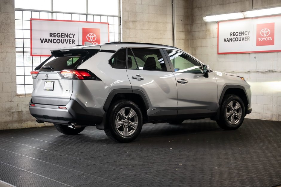 2025 Toyota RAV4 HYBRID XLE AWD-14