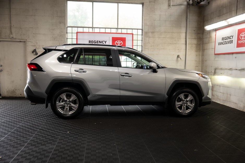 2025 Toyota RAV4 HYBRID XLE AWD-15